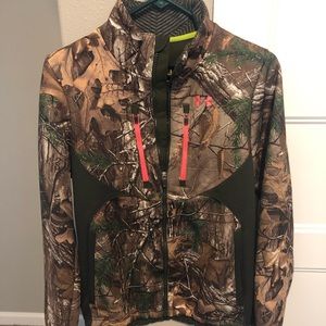 Women’s under Armour Camo jacket